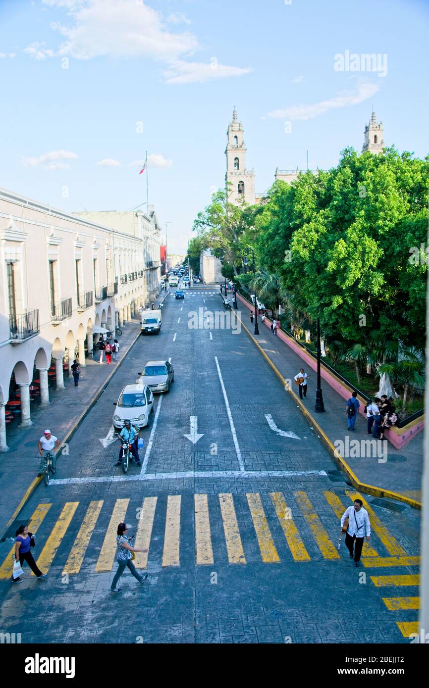 Merida Mexiko - 11. Februar 2014 - Straßenszene in Merida in Yucatan Mexiko Stockfoto