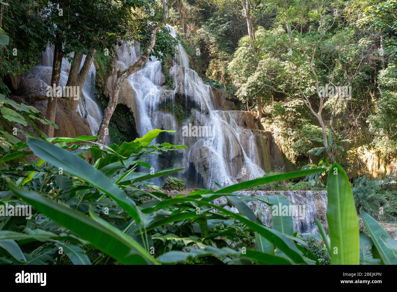 Die Wasserfälle Von Kuang Si Stockfoto