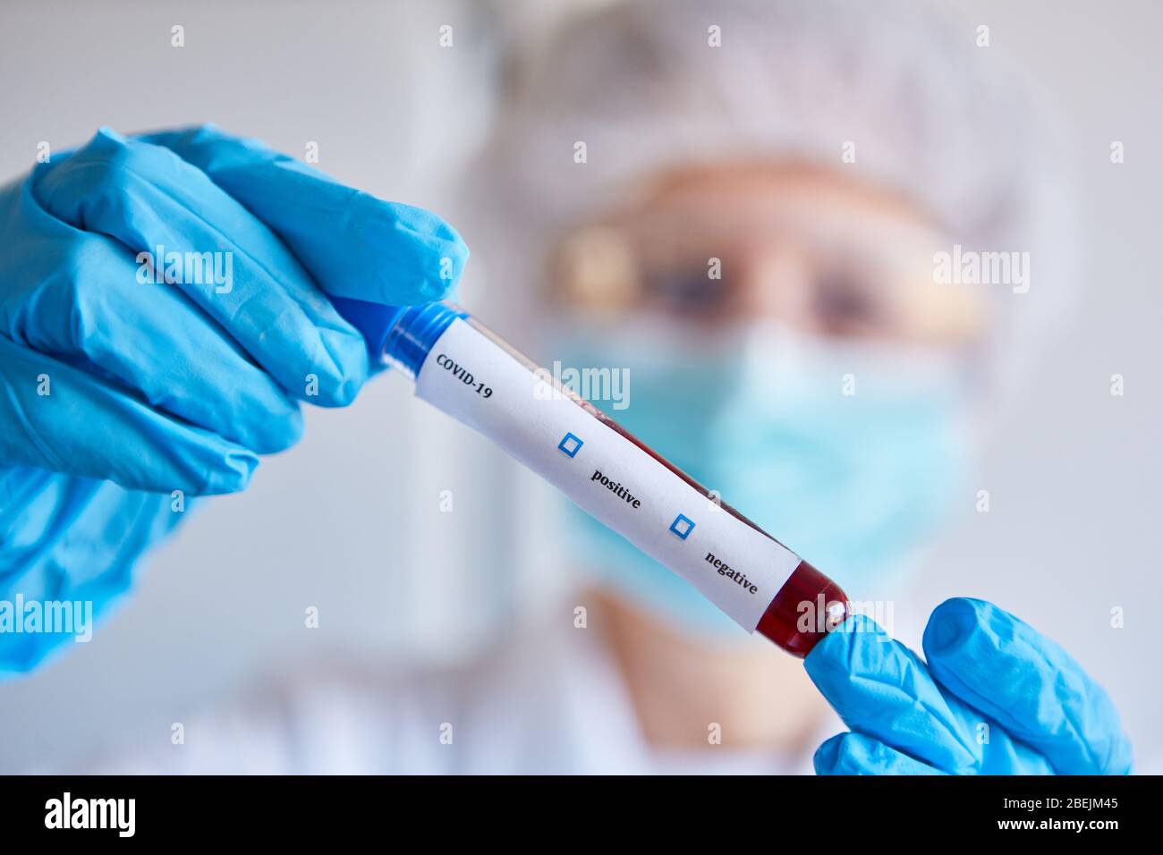 Coronavirus Covid-19 Test in einem Laborlabor zur Analyse Stockfoto