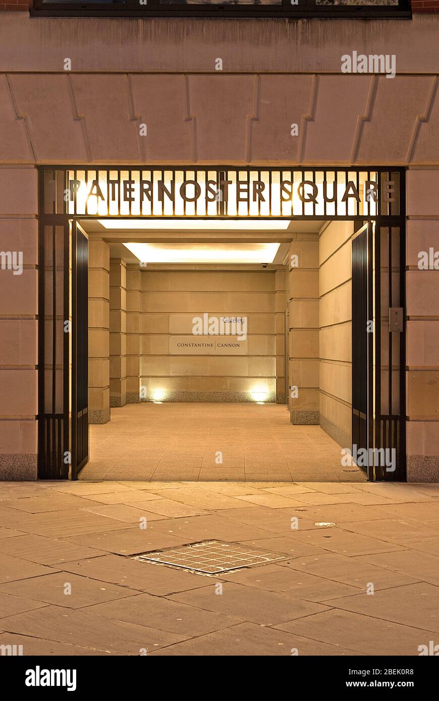 Portland Stone Windows Square Geometrisch 10 Paternoster Sq.London EC4M 7LS von Eric Parry Architects Stockfoto
