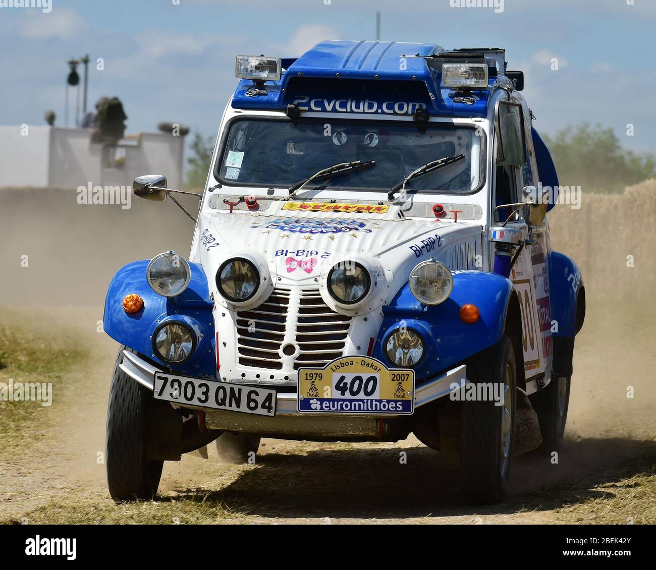 Stephane Wimez Citroen 2CV BI BIP 2 Dakar Forest Rally Stage Goodwood Festival of Speed 2017 Peaks of Performance Motorsport Game Changers au Stockfotografie Alamy