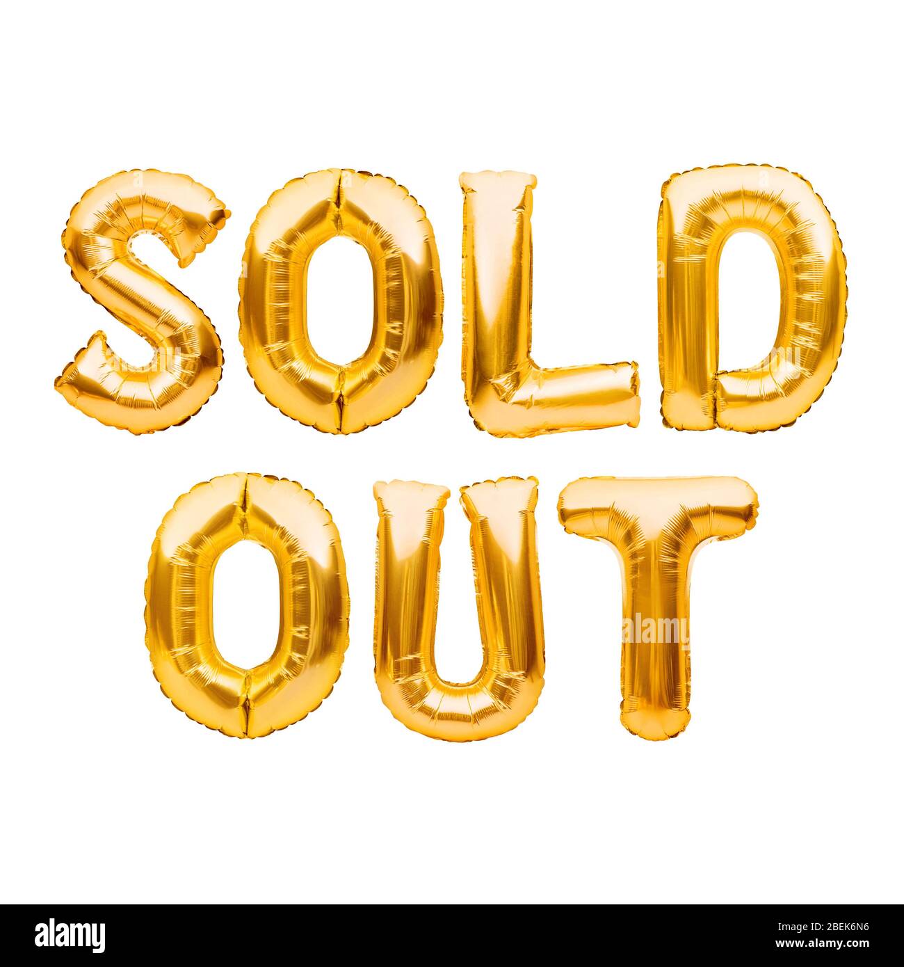 Worte AUSVERKAUFT aus goldenen aufblasbaren Ballons auf weißem Hintergrund isoliert. Helium Ballons Gold Folie bilden Worte, ausverkauft Banner. Rabatt und Stockfoto