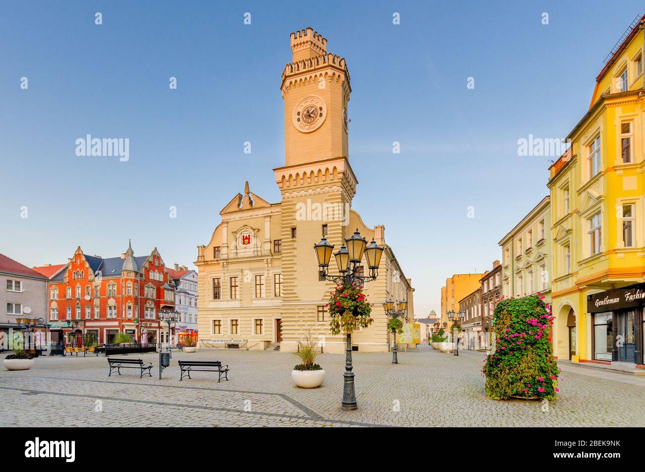 Swiebodzin, Provinz Lubusz, Polen. Das 16. Jahrhundert. Rathaus. Johannes Paul II. Platz. Stockfoto