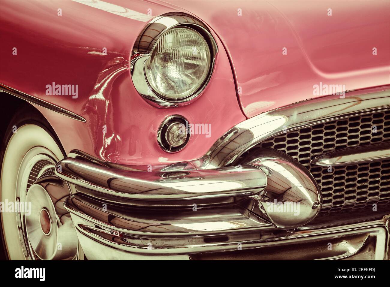 Retro-Stil Bild einer Vorderseite eines rosa Oldtimer Stockfoto