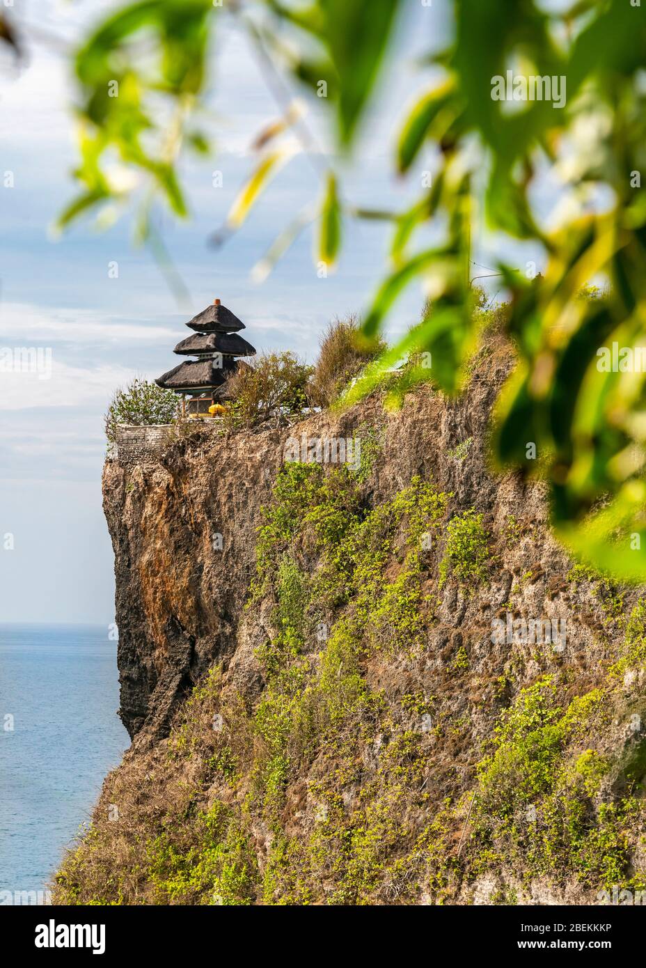 Vertikale Ansicht des Uluwatu Tempels in Bali, Indonesien. Stockfoto