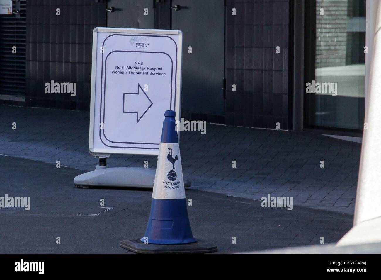 London, Großbritannien. April 2020. Neue NHS-Einrichtungen im Tottenham Hotspur Stadium Credit: Ollie Cole/Alamy Live News Stockfoto