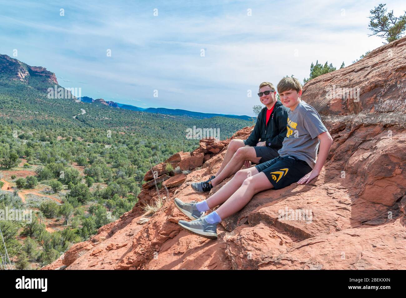 Wandern in Sedona Arizona mit der Familie Stockfoto