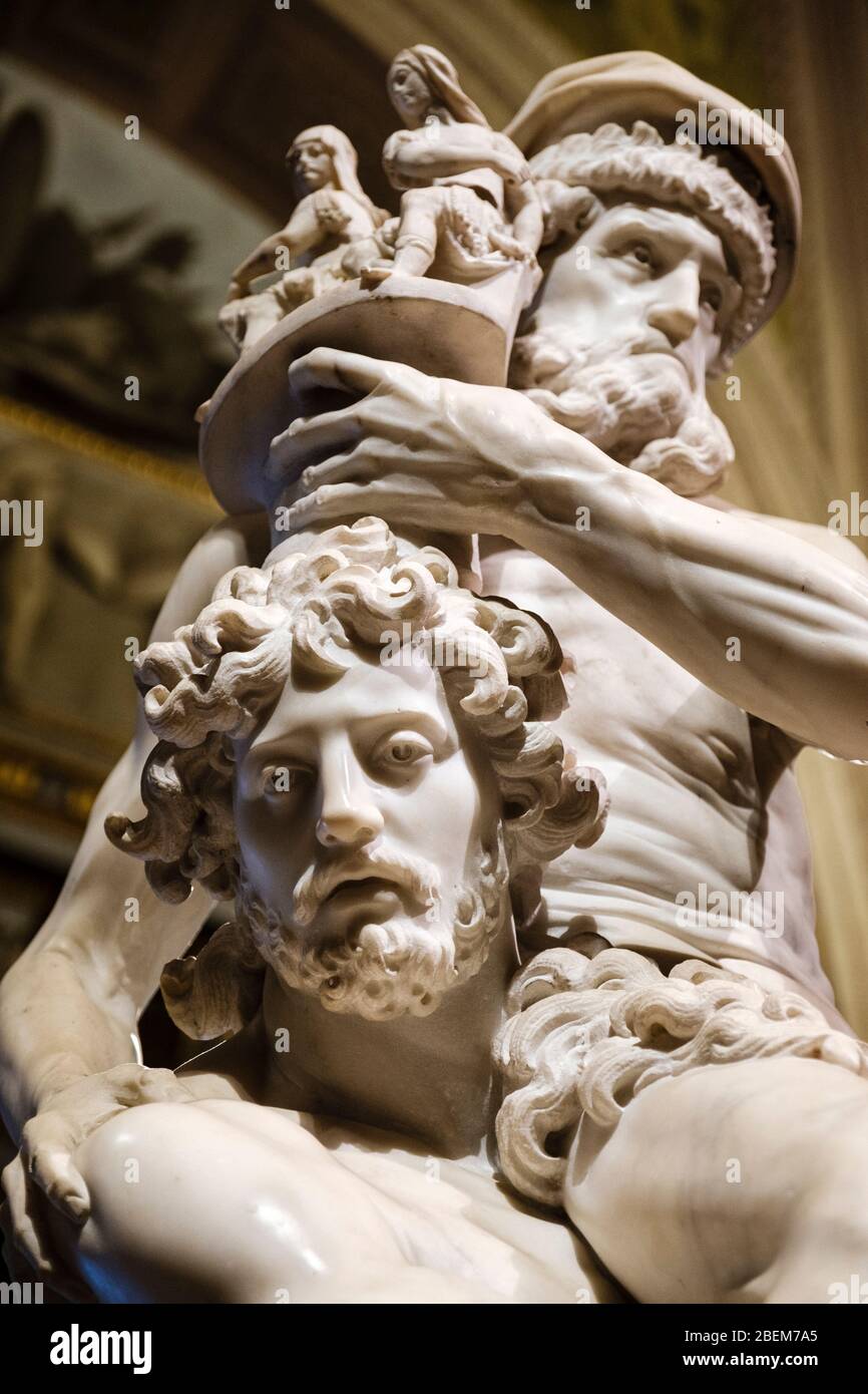 Skulpturen, Details von Aeneas, Anchises und Ascanius auf der Flucht nach Troja, Marmorskulptur von Gian Lorenzo Bernini, Galleria Borghese Museum, Rom, Italien. Stockfoto