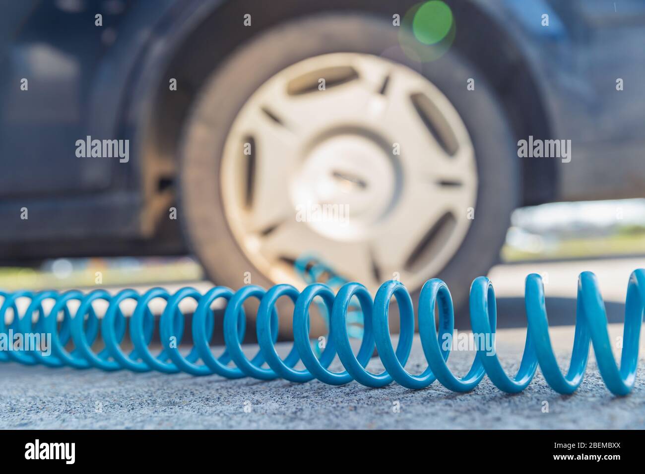Reifen Mit Luft Füllen Stockfotos und -bilder Kaufen - Alamy