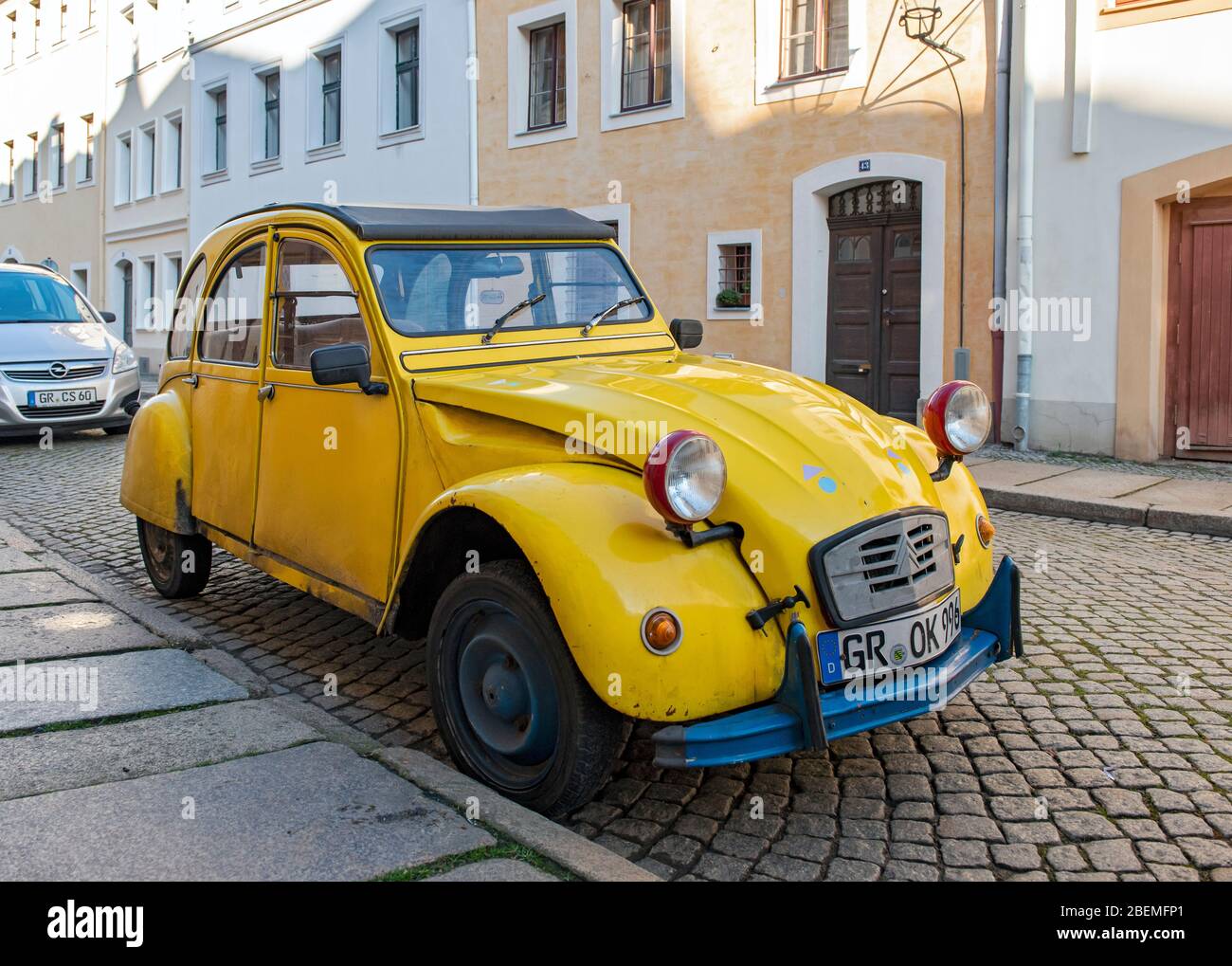 Yellow Citroën 2CV, Görlitz (Görlitz), Deutschland Stockfoto