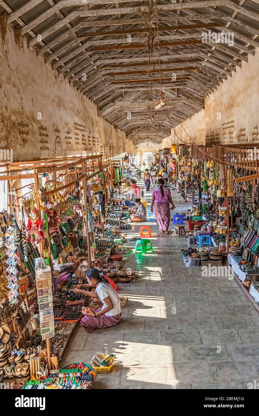Straßenmarkt in Nzaung-U Stockfoto