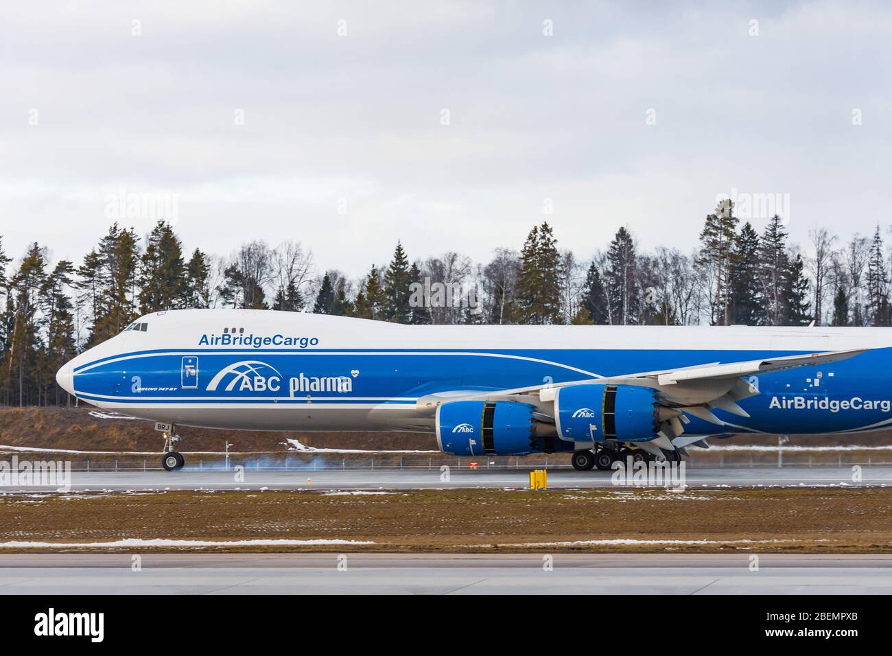 Boeing 747-8F Air Bridge Cargo Pharma landet auf dem russischen Flughafen Moskau Sheremetyevo International. 24 februar 2020 Stockfoto