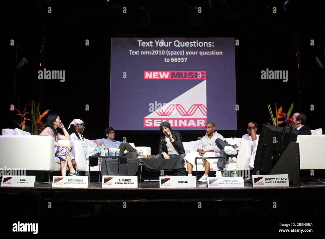 New York, NY, USA. 21 Juli 2010. Atmosphäre bei der Abschlussnacht des New Music Seminars 2010 in der Revolution Hall in der Webster Hall. Kredit: Steve Mack/Alamy Stockfoto New York, NY, USA. 21 Juli 2010. Atmosphäre bei der Abschlussnacht des New Music Seminars 2010 in der Revolution Hall in der Webster Hall. Kredit: Steve Mack/Alamy Stockfoto