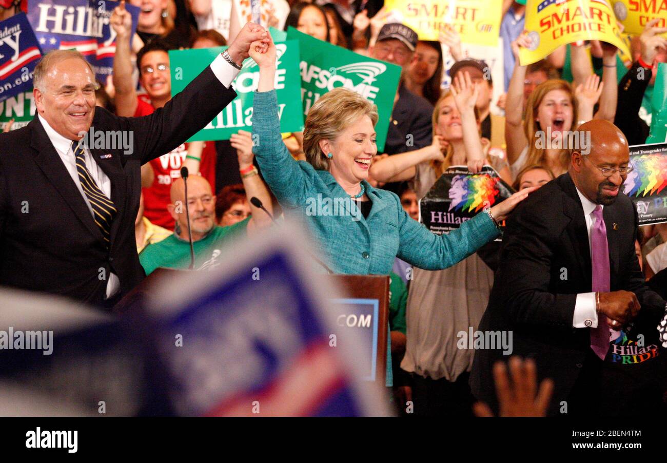 Govenor Ed Rendell, Hillary Clinton und Bürgermeister Nutter im Hillary Clinton Hauptquartier im Bellevue Hotel in Philadelphia, Pennsylvania am 22. April 2008, wo Hillary behauptete, Sieg in Pennsylvania. Quelle: Scott Weiner/MediaPunch Stockfoto