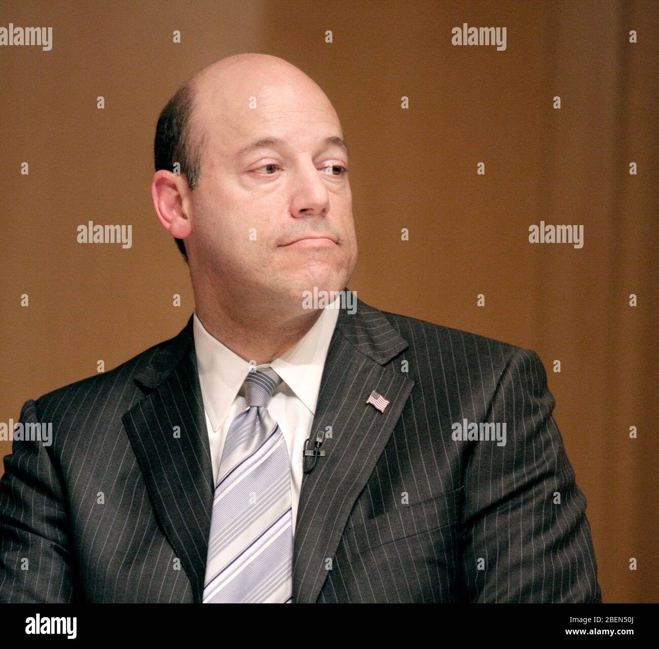 Ari Fleischer, Pressesprecher 2001-2003, erörtert, was sich hinter verschlossenen Türen im "Situation Room" des Weißen Hauses, im Pentagon, und im "Air Force One" am Tag der Anschläge vom 11. September und seiner unmittelbaren Nachwirkungen im "National Constitution Center" in Philadelphia am 28. Februar 2009 absetzte. Kredit: Scott Weiner/MediaPunch Stockfoto