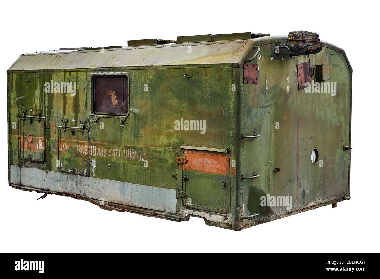 Grünes Metallgehäuse. Altes Wechselhaus für Bauherren isoliert auf weißem Hintergrund. Ändern Sie das Haus des Gasdienstes. Kein Logo. Übersetzung - Gas Emergenc Stockfoto