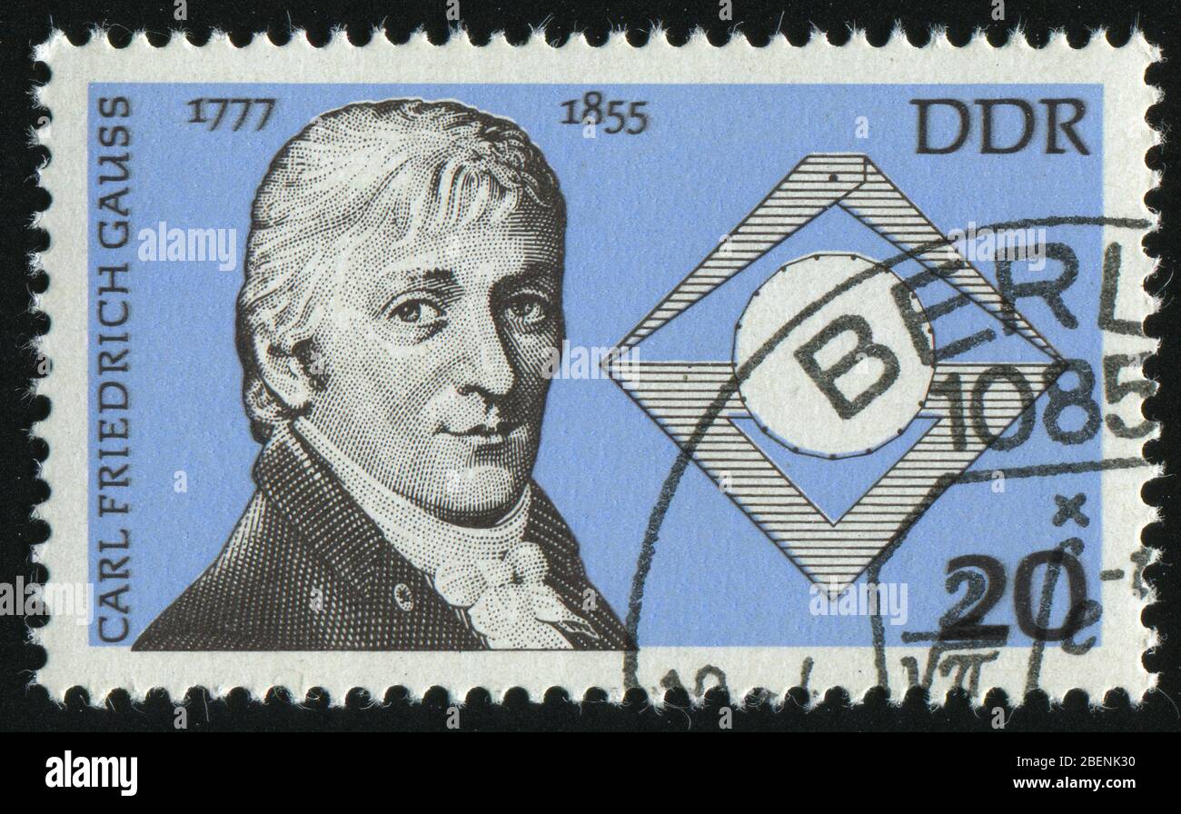 DEUTSCHLAND- UM 1977: Briefmarke gedruckt von Deutschland, zeigt Carl Friedrich Gauss - Mathematiker, um 1977. Stockfoto