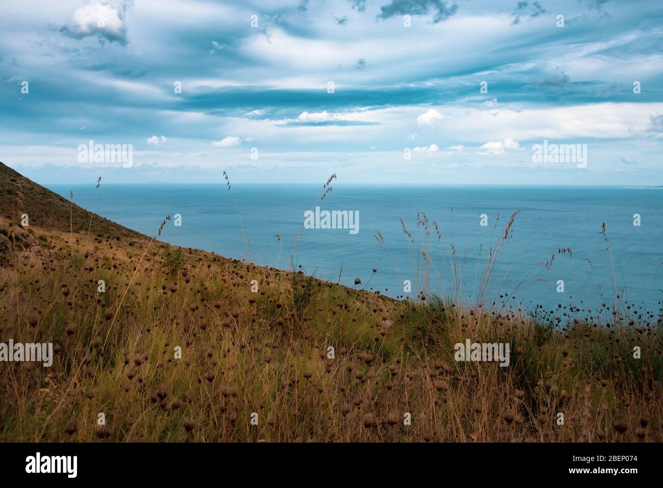 Herrliche Aussicht auf Zingaro Naturschutzgebiet, (Riserva naturale dello zingaro), San Vito Lo Capo, Golf von Castellammare, Provinz Trapani, Sizilien, Italien Stockfoto