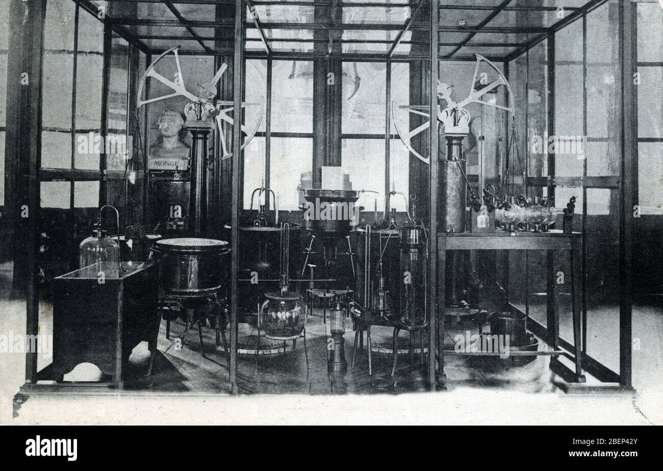 Vue des appareils du chimiste francais Antoine Lavoisier (1743-1794) Balances expopsees au Conservatoire national des Arts et metiers (cnam) a Paris (L Stockfoto