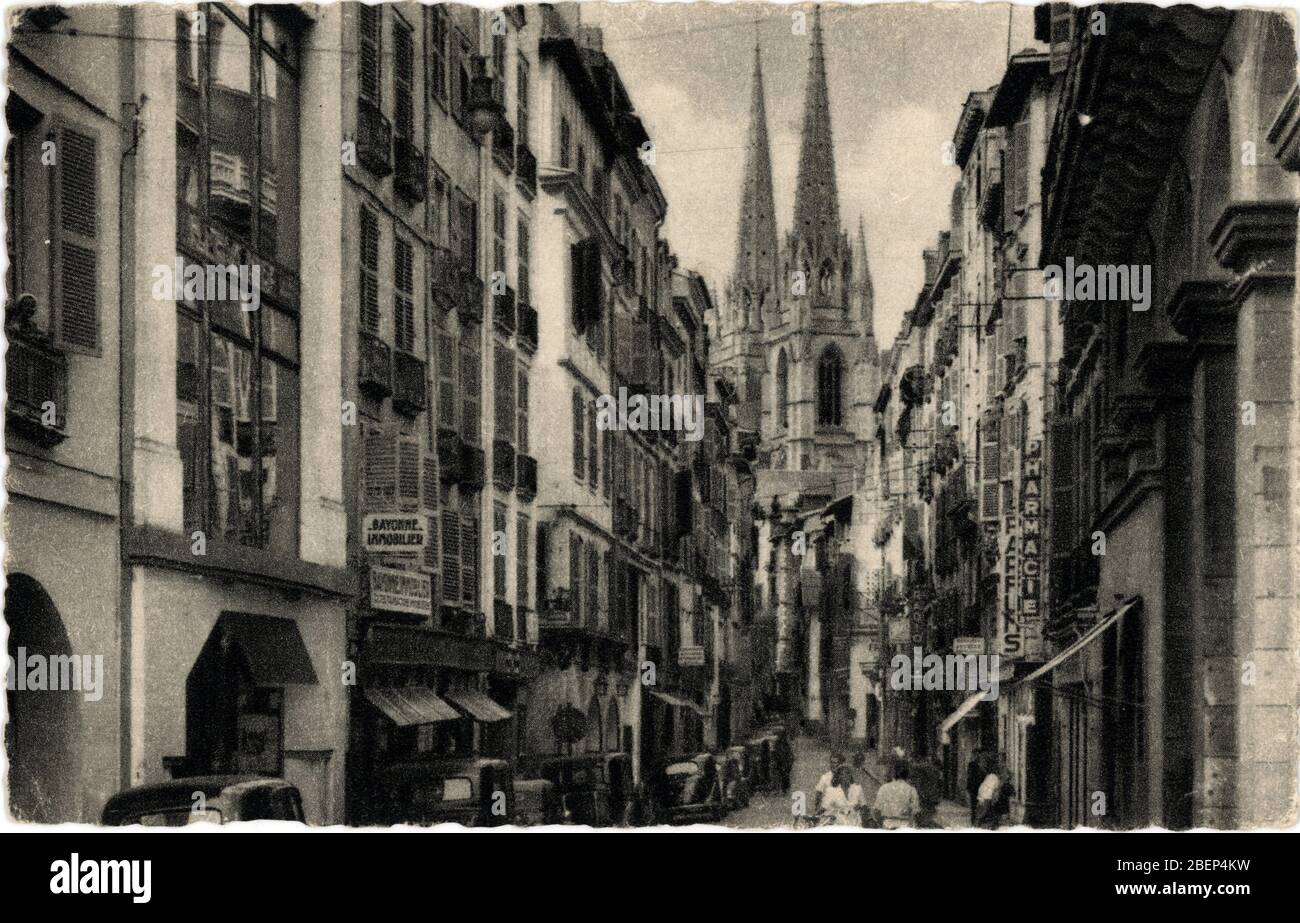 Vue de la rue du Pont neuf a Bayonne dans les Pyrenees Atlantiques Carte postale vers 1930 Collection privee Stockfoto
