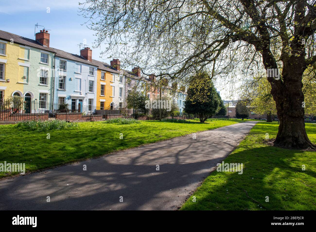 Die Promenade neben dem Victoria Park in Seinton, aufgenommen während der Sperrung des Coronavirus April 2020, Nottingham City Nottinghamshire England UK Stockfoto