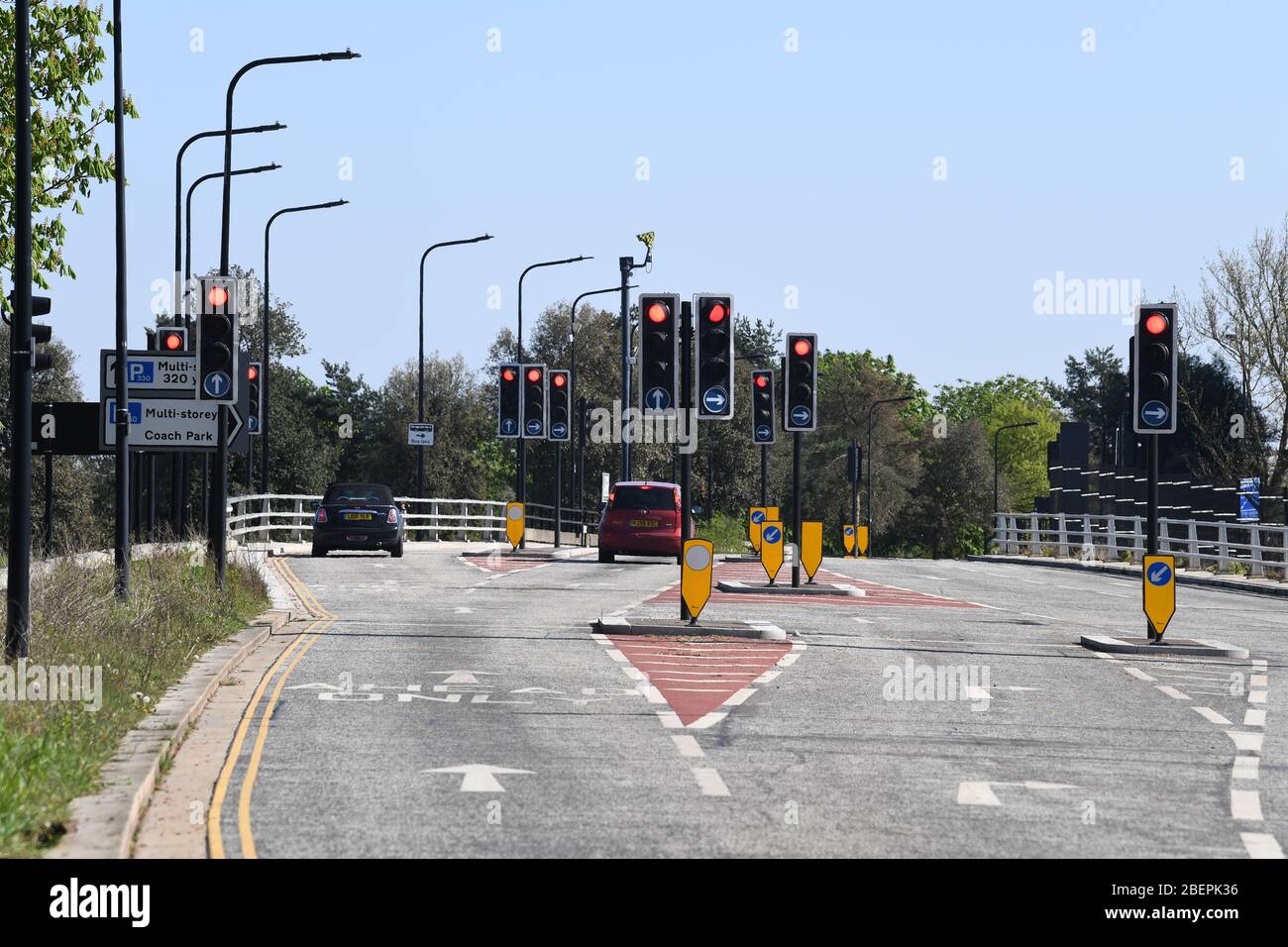 Milton Keynes Center MK-Shops Eingang Bürgerbüros Bibliothek Stockfoto