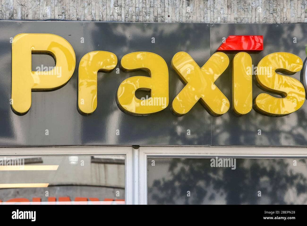 UTRECHT, 15-04-2020 , Dutchnews, Praxis neues Logo, Nieuw Logo Praxis / Praxis City Stockfoto