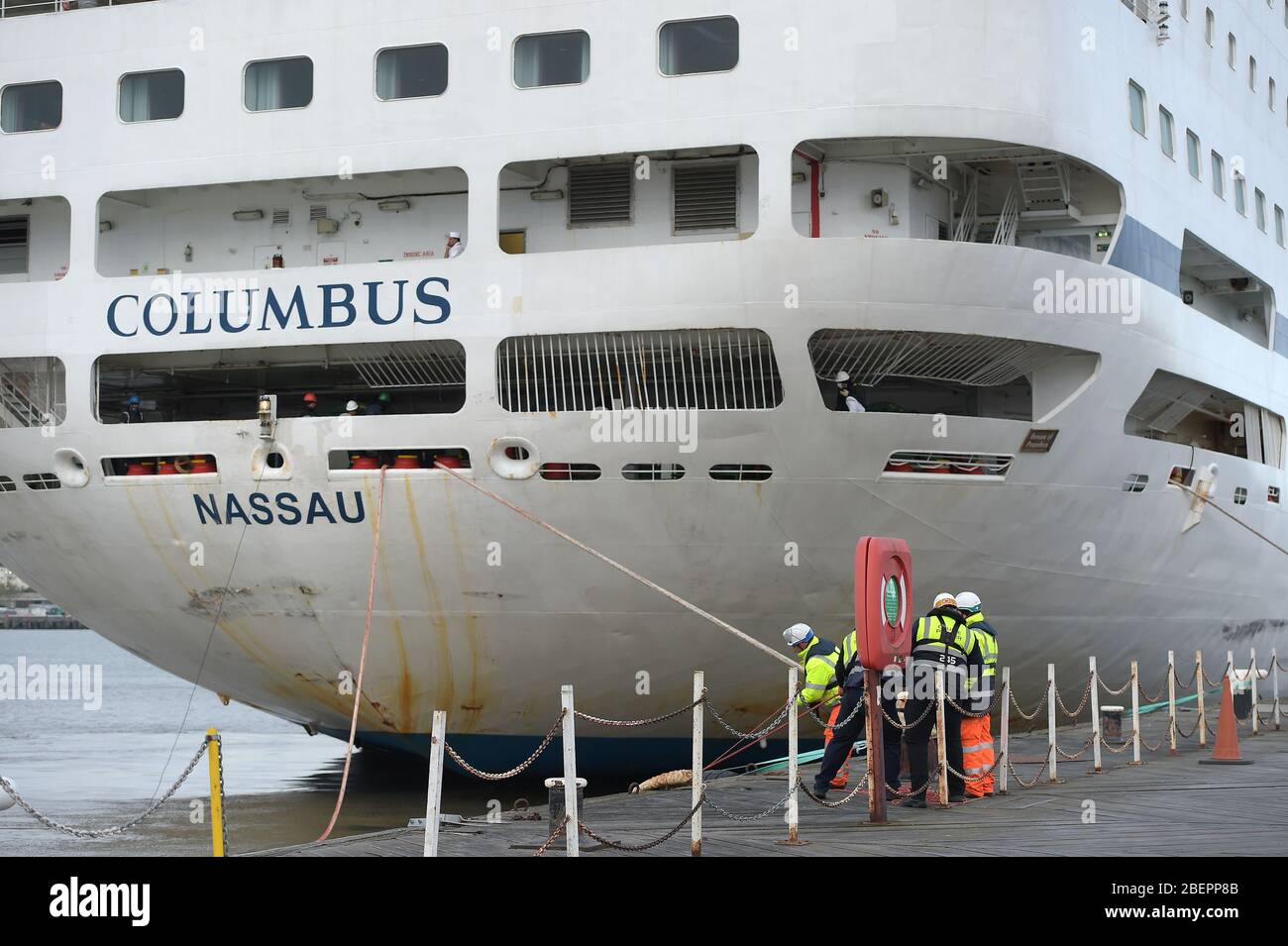 Eines der letzten noch auf See verbliebenen Kreuzfahrtschiffe kehrt wegen der Coronavirus-Krise nach Tilbury zurück. Kreuzfahrt und Schifffahrt Schiff Columbus verließ Tilbury Stockfoto