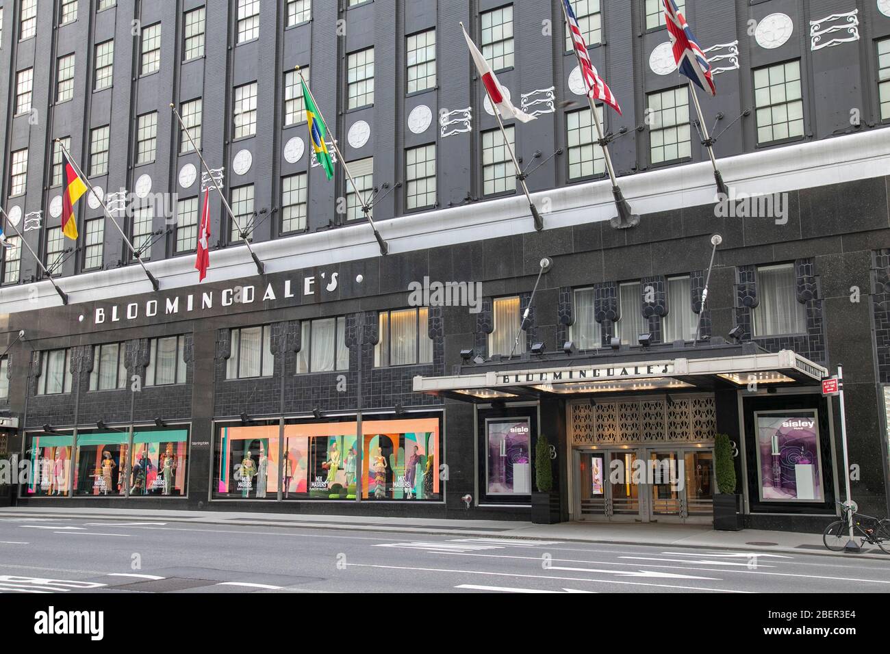 Bloomingdales in der 59. Straße geschlossen während der Coronavirus-Pandemie, New York City. Stockfoto