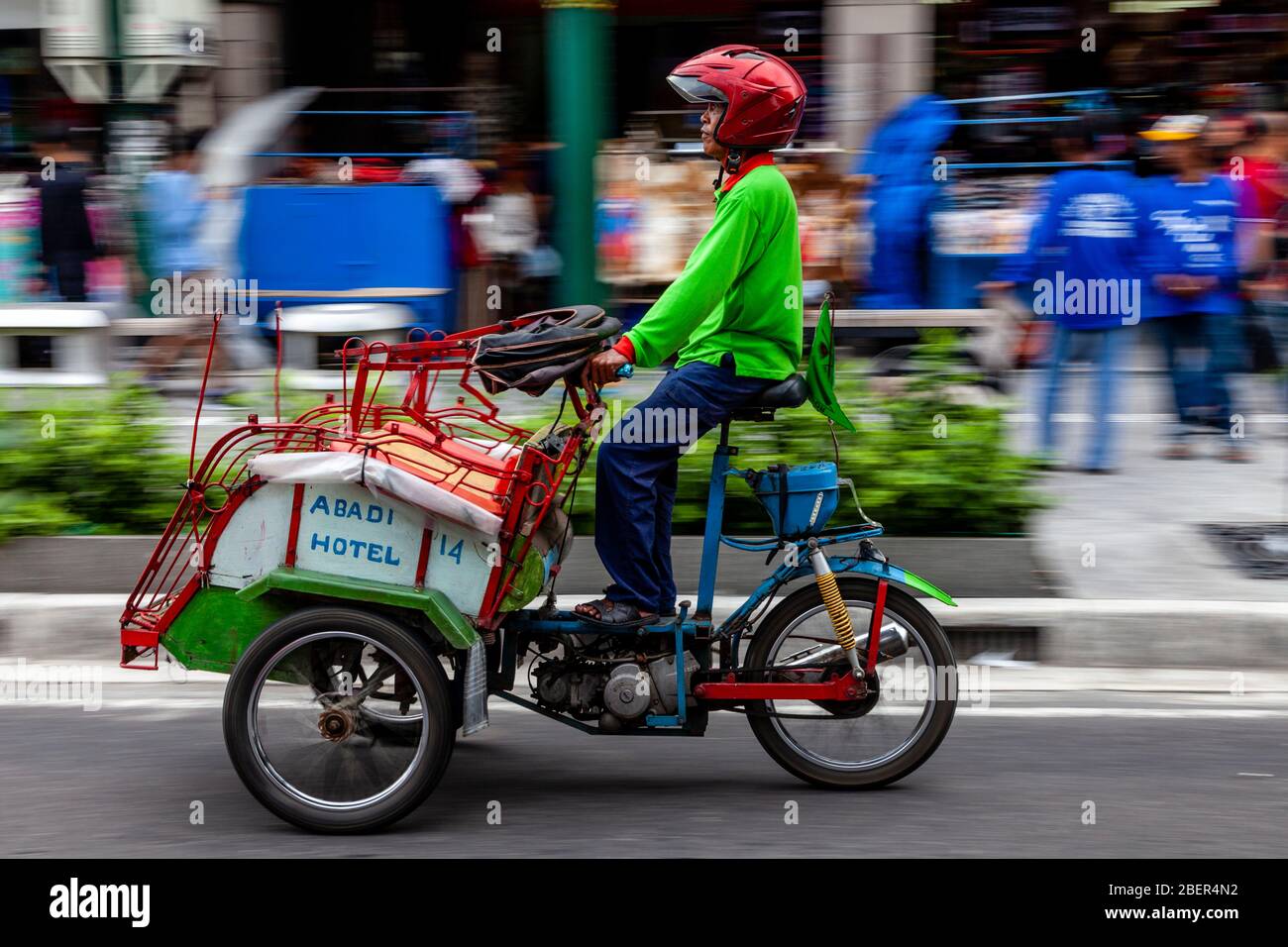 Ein Motorrad-Taxi, Malioboro Street, Yogyakarta, Indonesien. Stockfoto