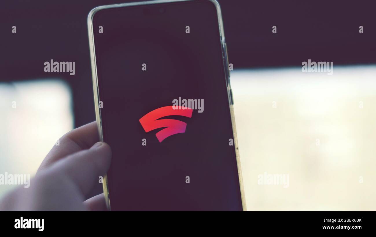 Google-Stadia-Logo auf Smartphone Cloud Gaming Streaming-Service Stockfoto