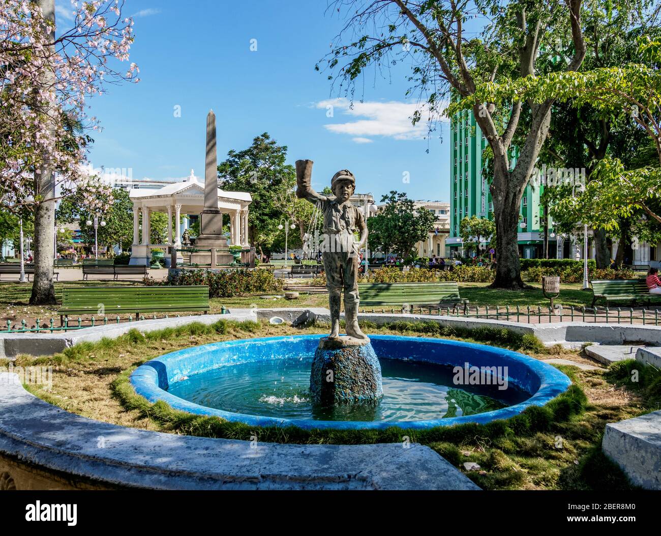 Kind mit Stiefelbrunnen, Parque Vidal, Santa Clara, Provinz Villa Clara, Kuba Stockfoto