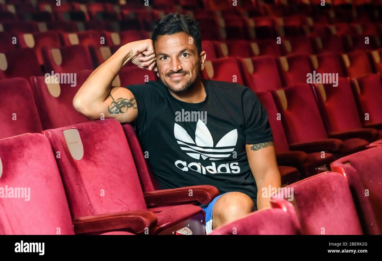 Peter Andre fotografierte am Birmingham Hippodrome, wo er als Teen Angel in Grease auftrat. August 2019. Stockfoto