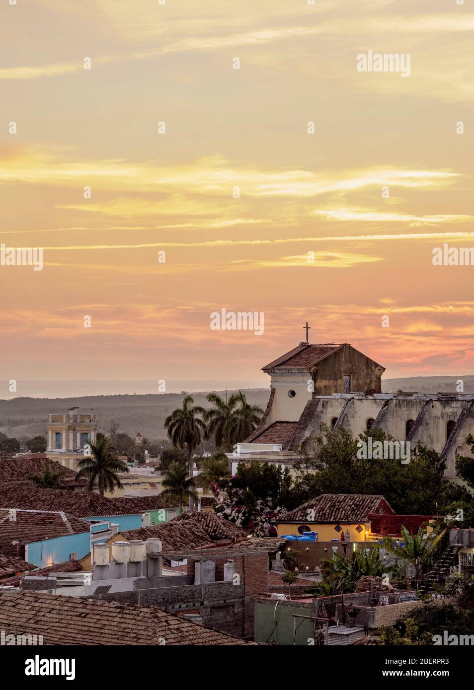 Santisima Trinidad Kathedrale bei Sonnenuntergang, erhöhte Ansicht, Trinidad, Sancti Spiritus Provinz, Kuba Stockfoto