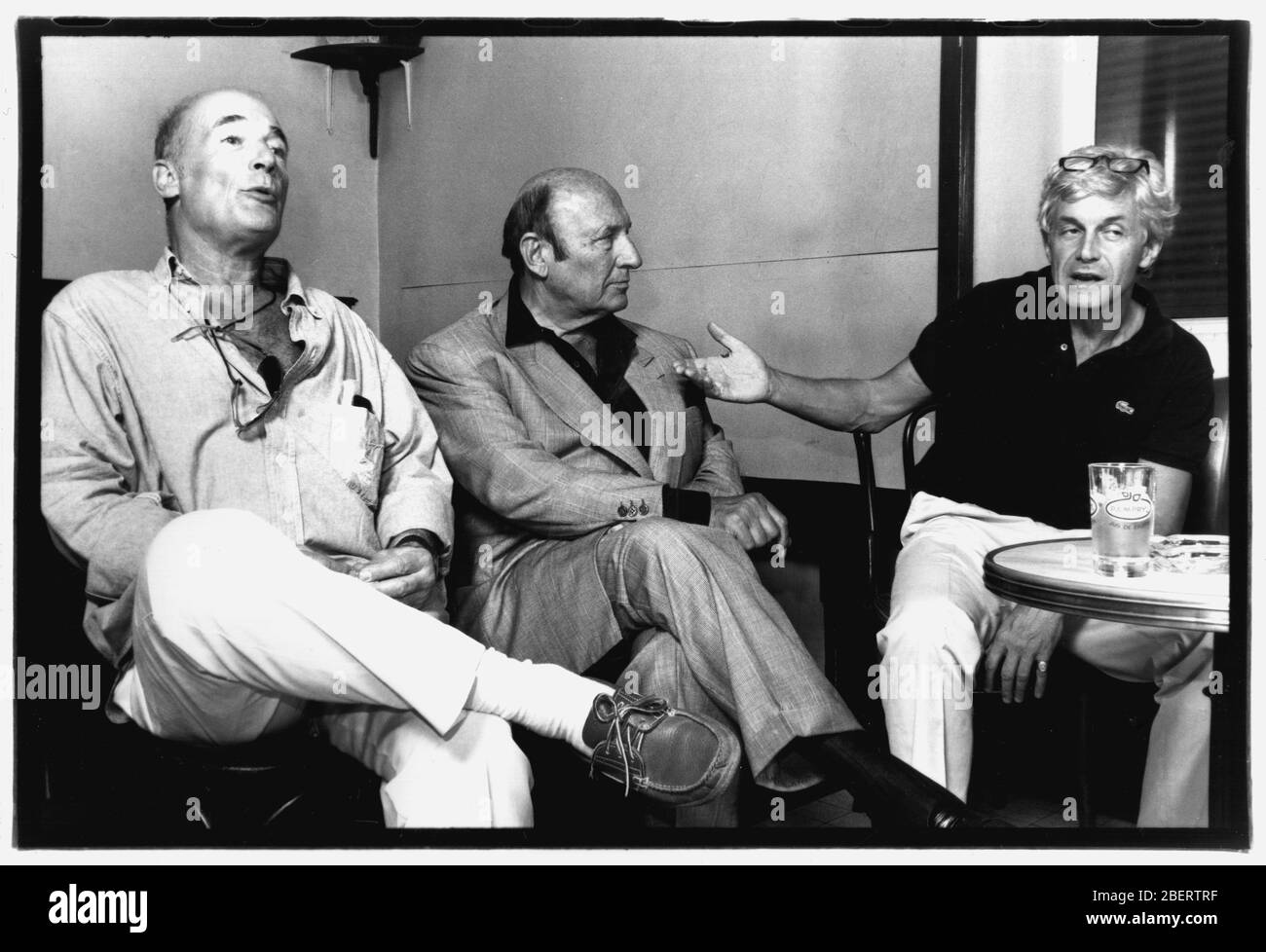 Bernard Haller, Frederic Dard und Alain Chevallier nehmen an der Vorstellung des Theaterstücks 'San-Antonio', Lyon, 1990, Frankreich, Teil Stockfoto