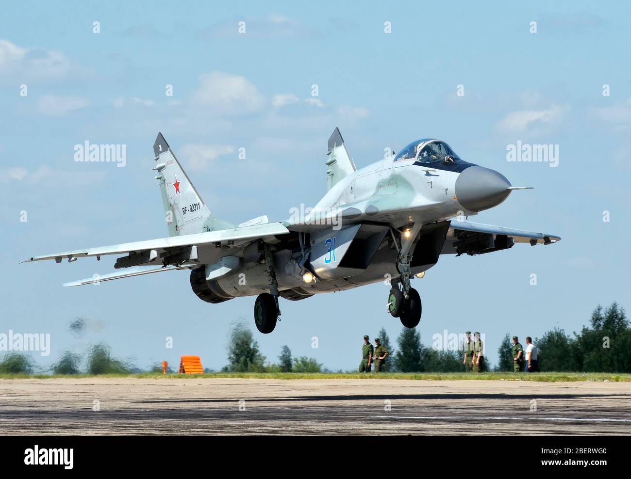 Russische Luftwaffe MiG-29 SMT Landung auf der Dyagilevo Air Base, Russland. Stockfoto