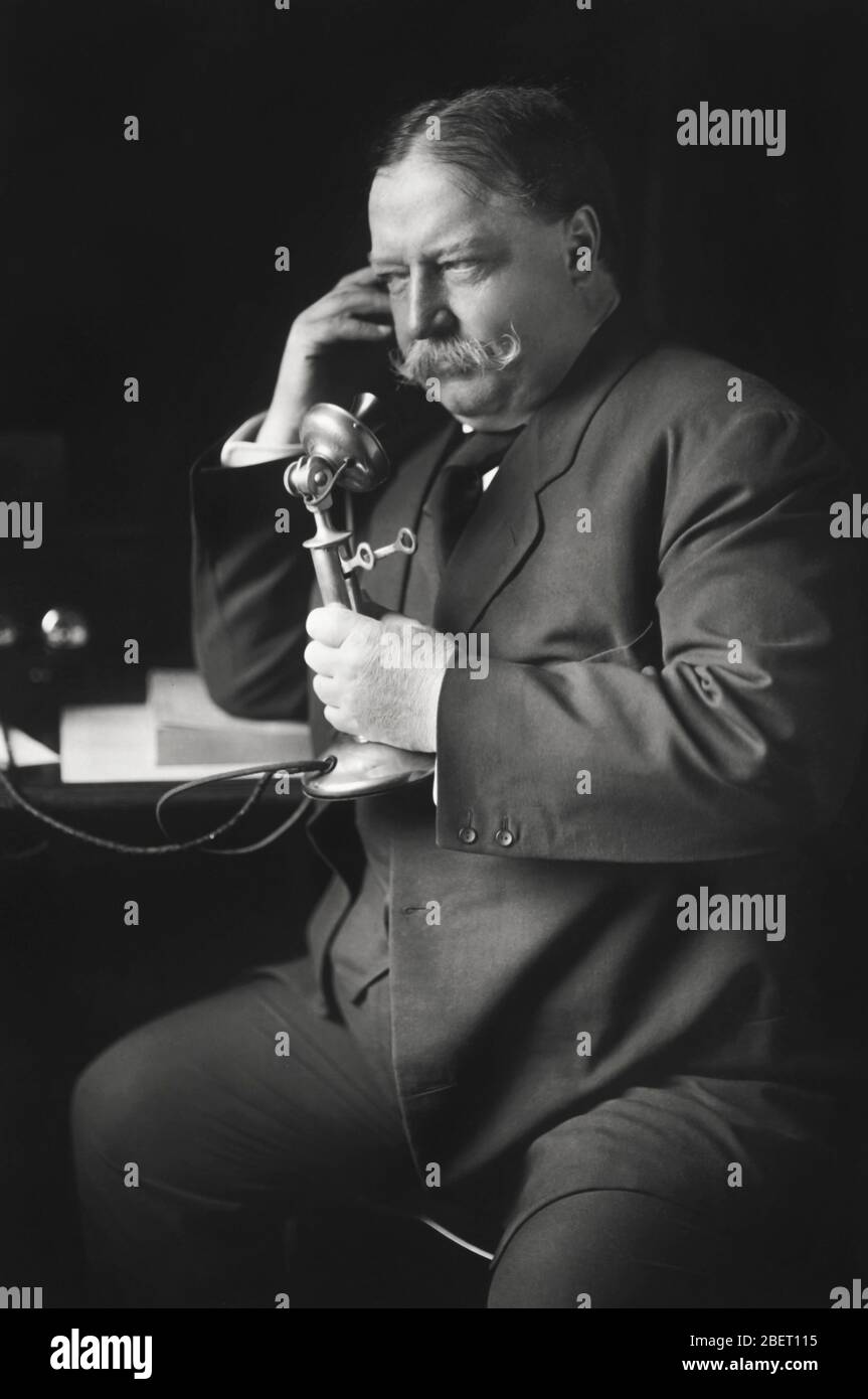 William Howard Taft am Telefon erhält Nachrichten von seiner Nominierung. Stockfoto