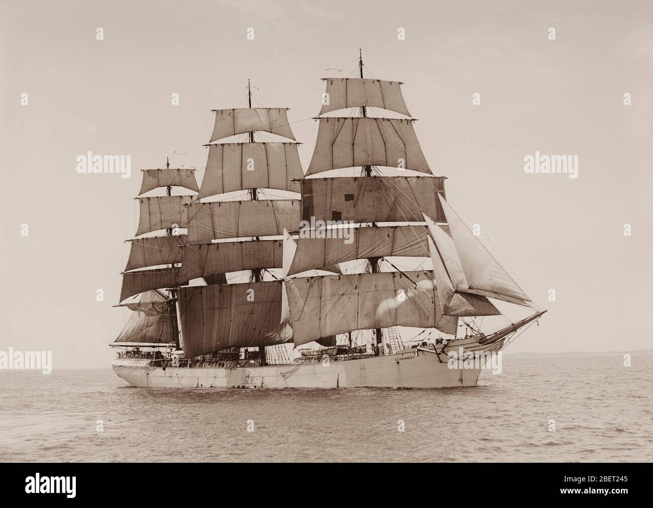 Europäisches Geschichtsfoto des retro entworfenen Schiffes G.D. Kennedy. Stockfoto