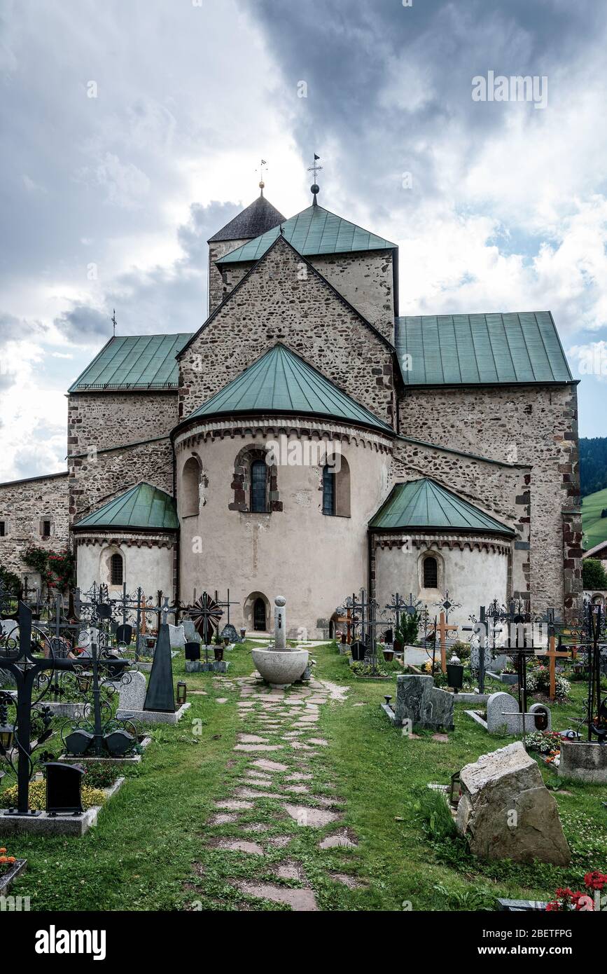 Ein ehemaliges Kloster in Innichen in Südtirol, Italien. Stockfoto