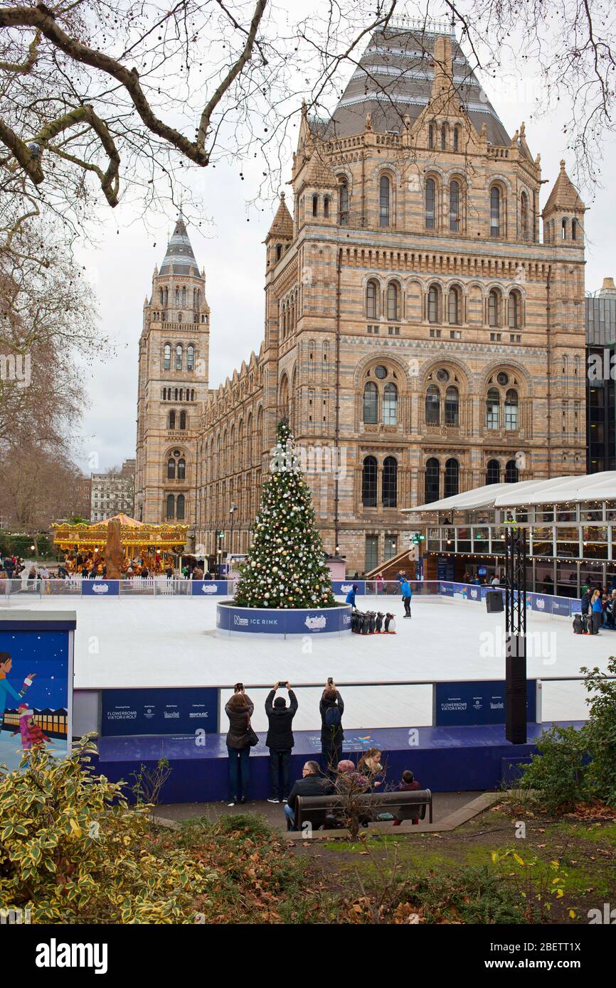 Außerhalb des Natural History Museum, London Stockfoto