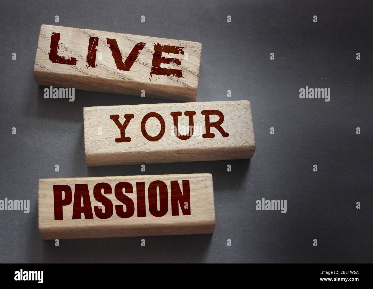 Leben Sie Ihre Leidenschaft Worte auf Holzblöcke geschrieben. Leben Sie Ihren Traum Prädestination selbst Motivation Coaching Konzept Stockfoto