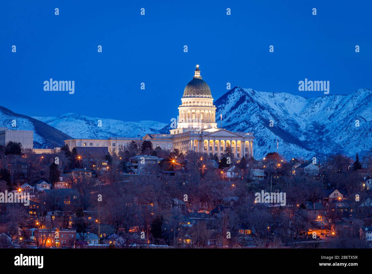State Capitol Building und Wasatch Mountains, Salt Lake City, Utah USA Stockfoto