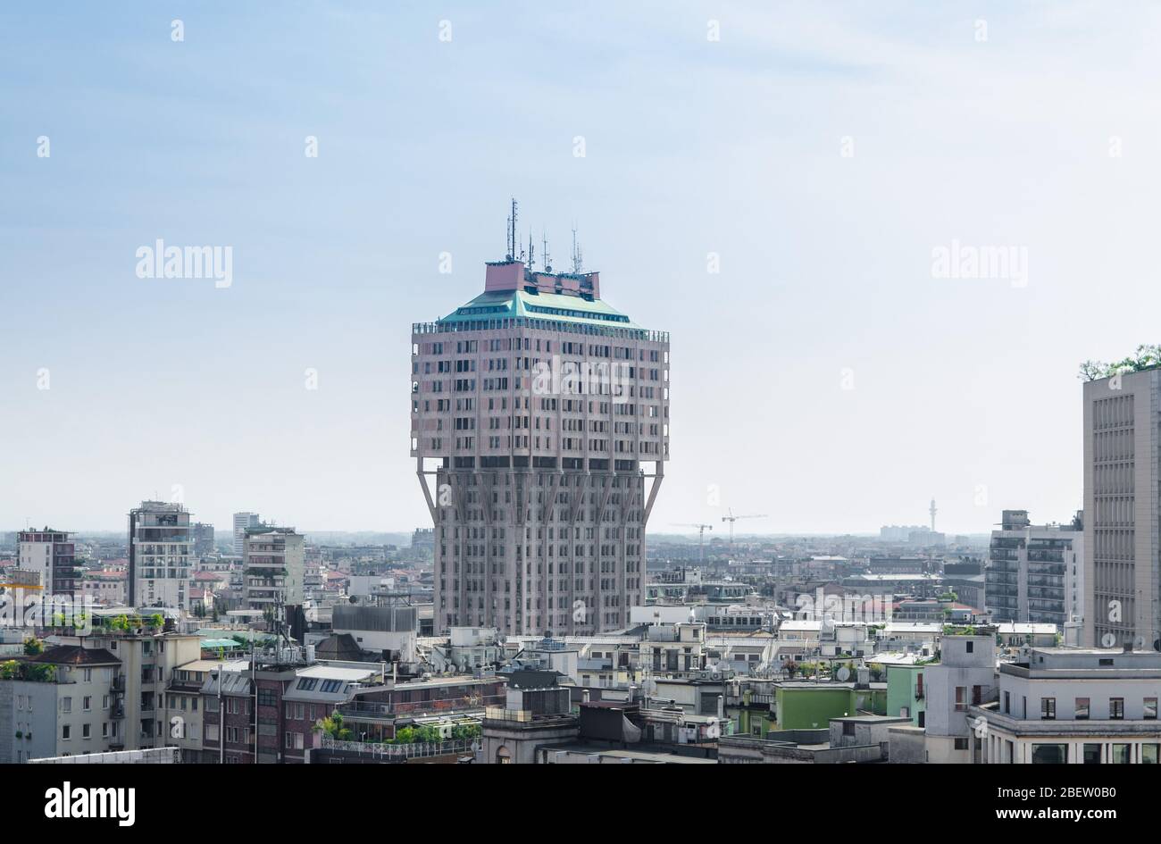 Torre Velasca Turm modernes Hochhaus aus der Luft in Mailand Stadtzentrum, Lombardei, Italien Stockfoto