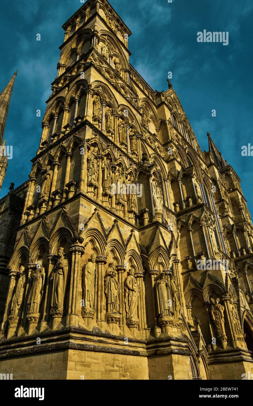 Außenansicht Der Kathedrale Von Salisbury Stockfoto