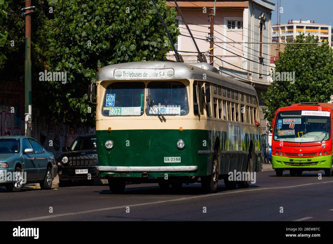 VALPARAISO, CHILE - JANUAR 2016: Ein Obus in Valparaiso Stockfoto