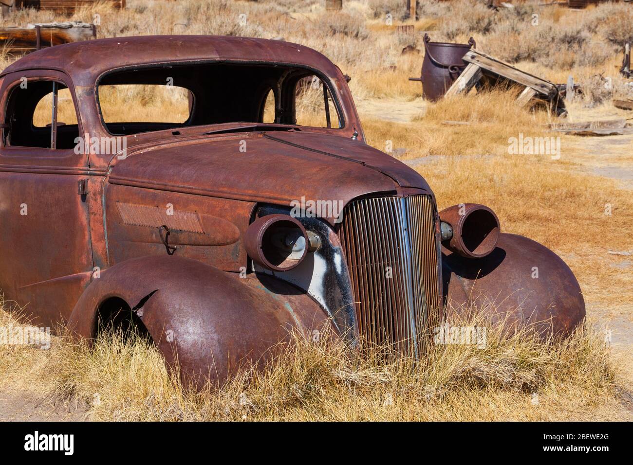 Verrostete Autos, Geisterstadt, Bodie State Historic Park, Kalifornien Stockfoto