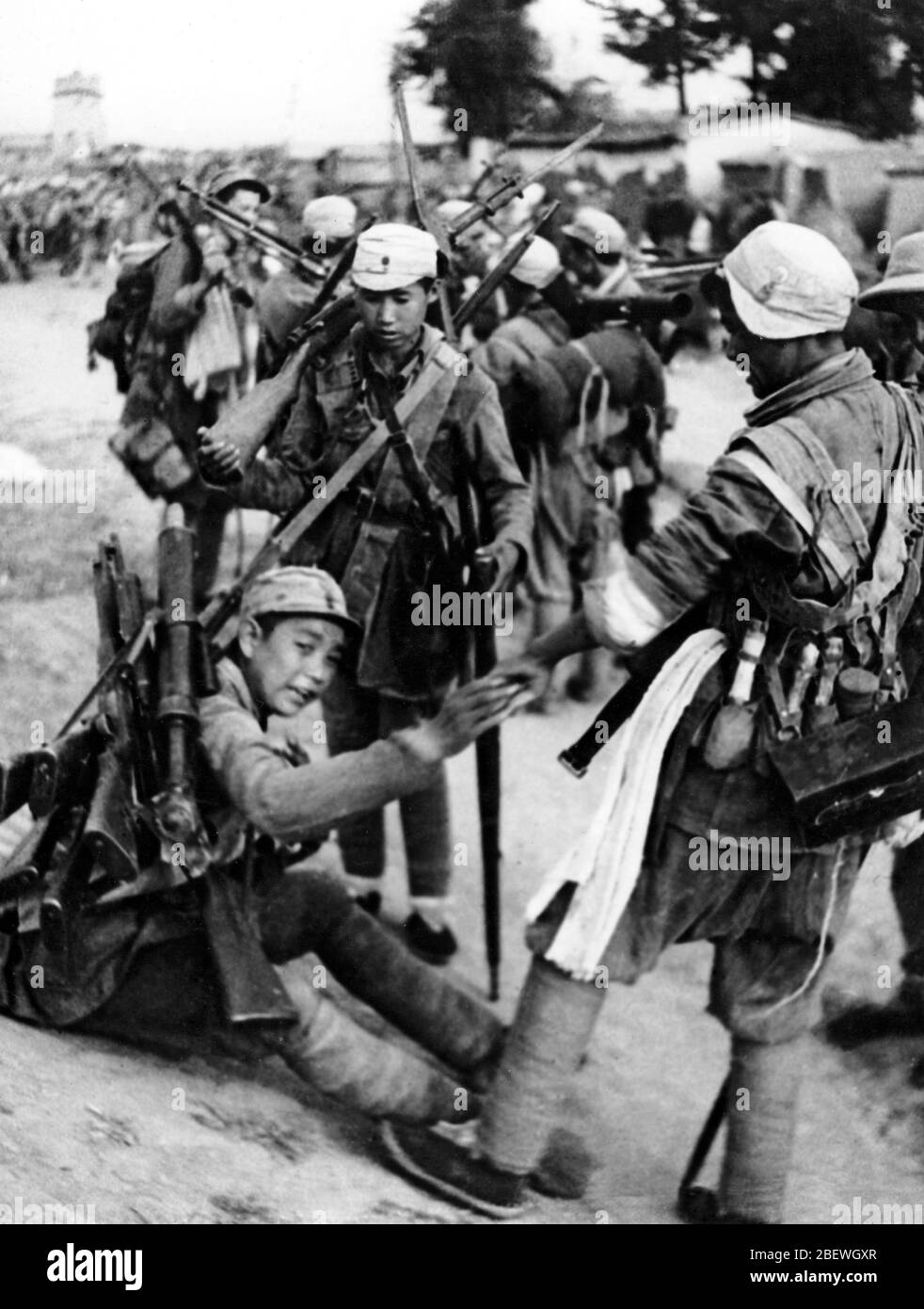 Im September 1946 eroberte die PAA die Beihedische Station in der Schlacht von Pinghan in Hebei und löschte alle feindlichen Kräfte AUS, DIE EIN kleiner Soldat nicht aushalten konnte Stockfoto