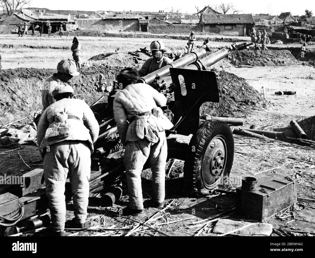 Im Dezember 1948 wurde in der Schlacht von Pingjin die neue Sicherheitskontrolle erobert und die PAA nahm eine große Anzahl von Waffen vom Feind Stockfoto