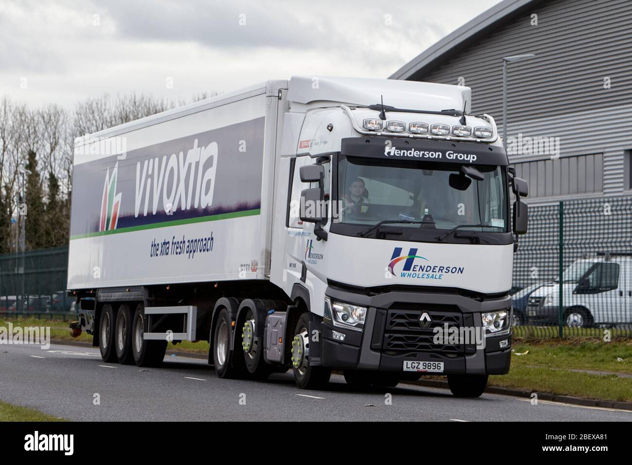 Lokale Lebensmitteltransporte Logistik gekühlte Lebensmittel Verteilung für vivo extra hendersons Newtownabbey Nordirland UK Stockfoto