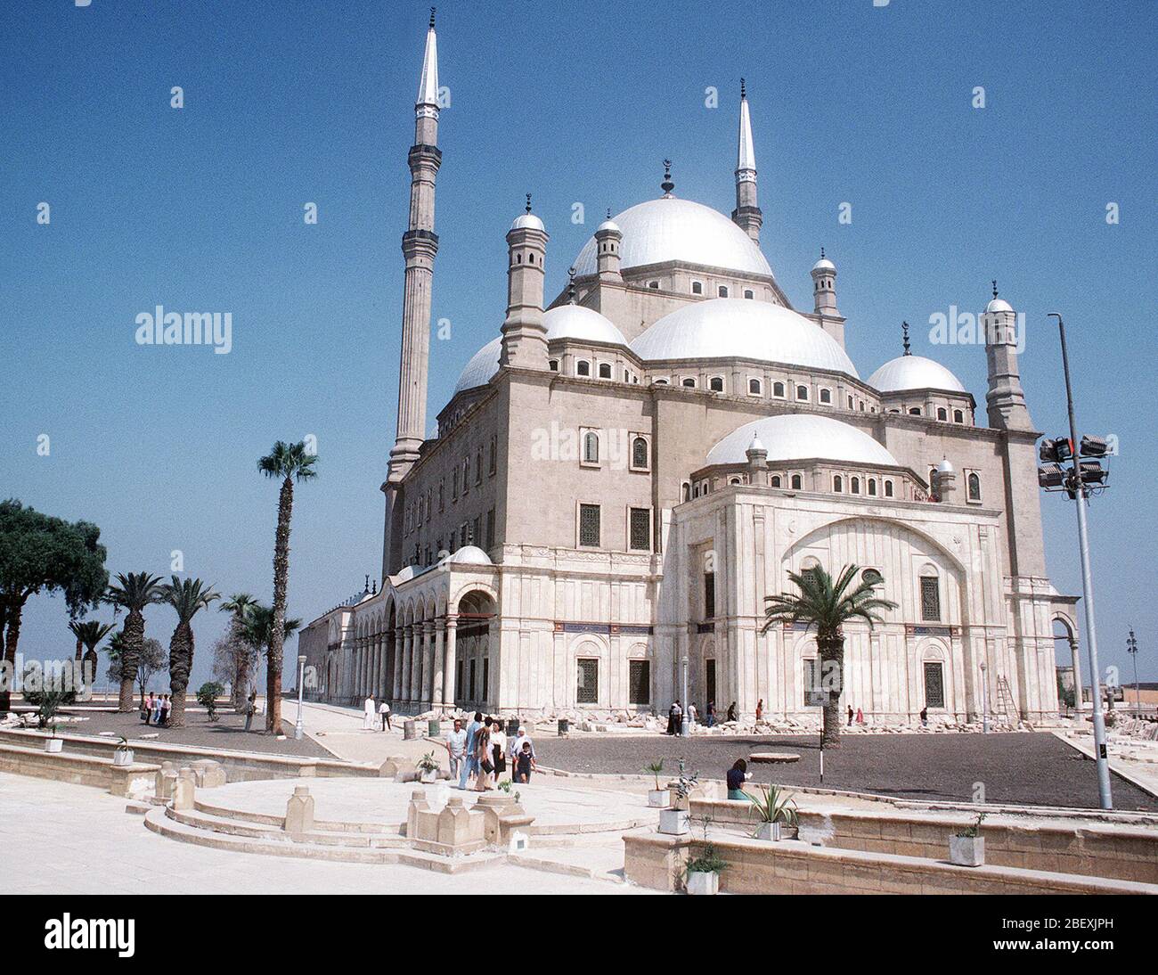Die Moschee des Mohammed Ali auf der Zitadelle von Kairo Kairo 1848 AD in der Innenstadt von Kairo gebaut. Genaue Datum schossen Unbekannte (Metadaten, 1983), während die caption Unbekannt sagt) Stockfoto